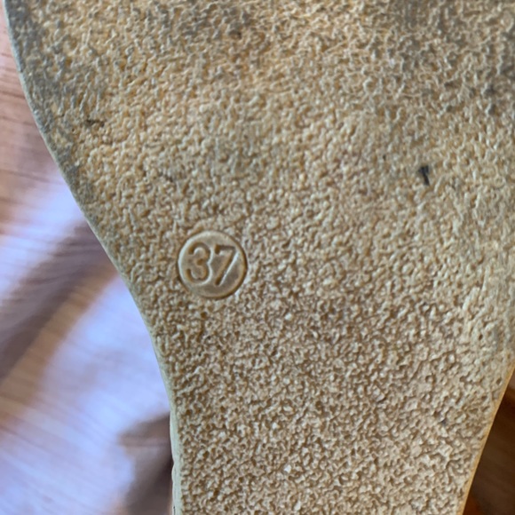 Hanks wedge heels, *only made in spain*, slightly worn, beautiful shoe - Picture 4 of 4